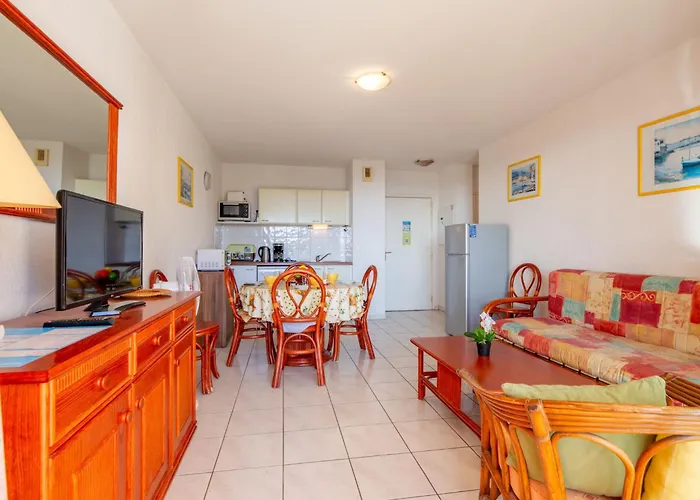 公寓 Les Calanques Du Parc-7 By Interhome
